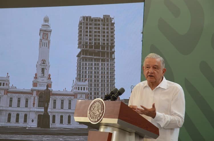 Juez que autorizó Torre Centro de Veracruz debe ser denunciado: AMLO