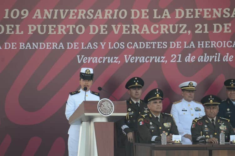 Jura de Bandera a cargo de la Heroica Escuela Naval en Malecón de Veracruz