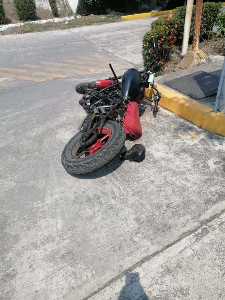 Asaltantes se accidentan tras robo a gasolinera en Puente Jula