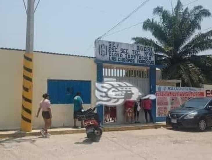 Exigen cuentas claras a sociedad de padres de escuela del sur de Veracruz