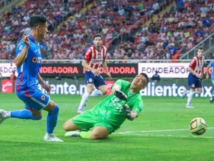 Da la vuelta Chivas y descarrila a la Máquina Celeste