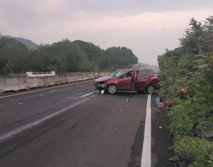 Vuelca auto en La Mancha, Veracruz