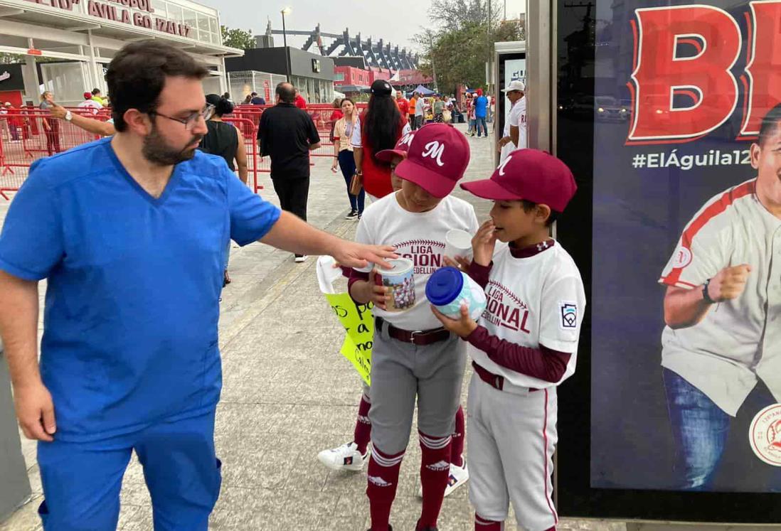 Niños beisbolistas botean para ir a campeonato en Campeche