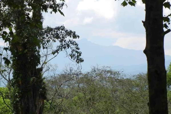 Coatepec pide al gobierno evitar la explotación de piedra caliza en Cinco Palos
