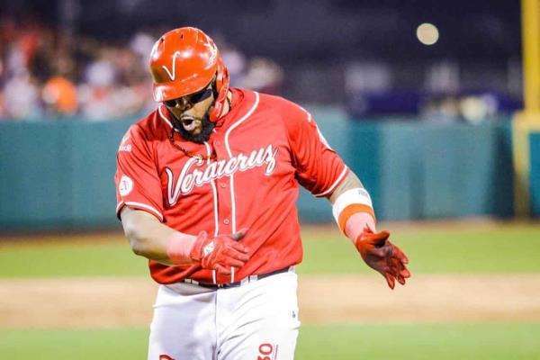 Toros se impone ante El Águila en dramático juego de 12 entradas
