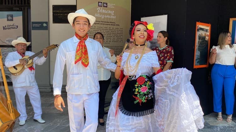 Anny Fernández expone ‘Veracruz, bitas y amarres’