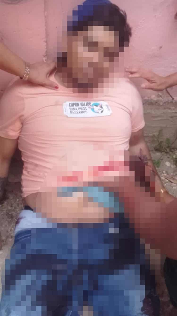 A balazos asesinaron a El Pony; lo emboscaron en campo de futbol en Minatitlán (+Video)