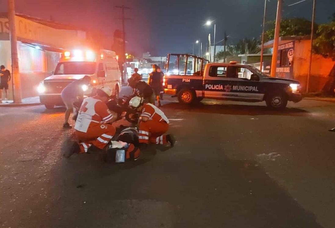 Repartidor en moto muere embestido por camioneta en Centro de Veracruz