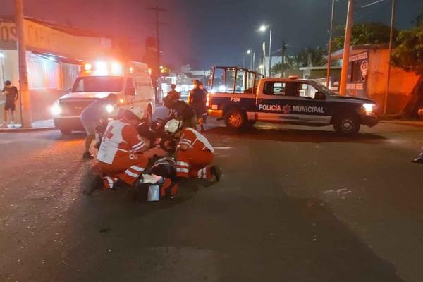 Repartidor en moto muere embestido por camioneta en Centro de Veracruz