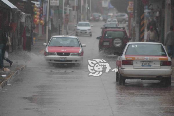 ¡Ya era tiempo! Lluvias refrescan Agua Dulce tras días de intenso calor