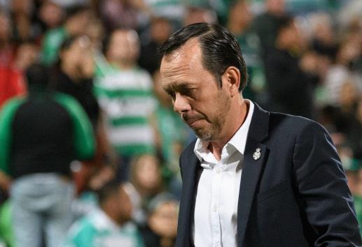 En la última fecha, Santos despide a Eduardo Fentanes