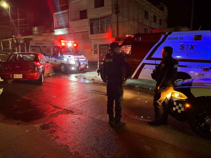 Estrellan a vehículo contra muro del Puente Bicentenario