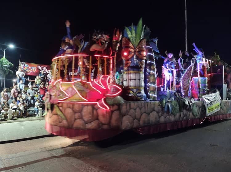 Saldo blanco durante La Fiesta de mi Pueblo en Villa Cuichapa