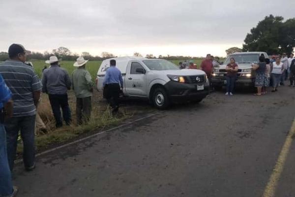 Conductor fallece al volcar su camioneta en Camarón de Tejeda; queda entre los cañales