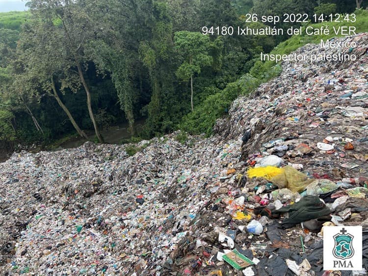 ¡Ecocidio! PMA multa al Ayuntamiento de Ixhuatlán del Café por arrojar toneladas de basura a río (+Video)