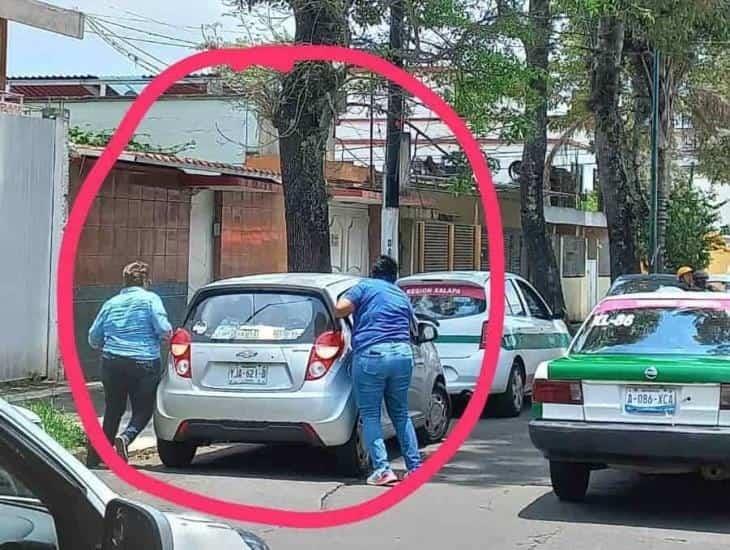 Arrebatan a niña al salir de escuela en Xalapa; la metieron a un auto y huyeron