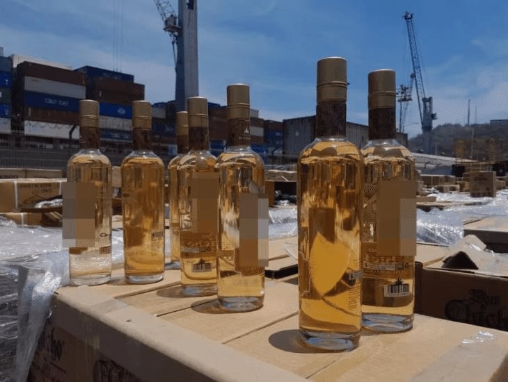 Decomisan 8.6 toneladas de metanfetamina en botellas de tequila