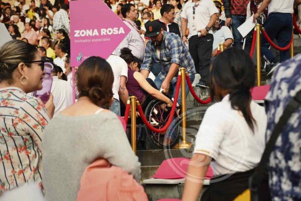 Estadio Xalapeño pone a sufrir a atletas con discapacidad