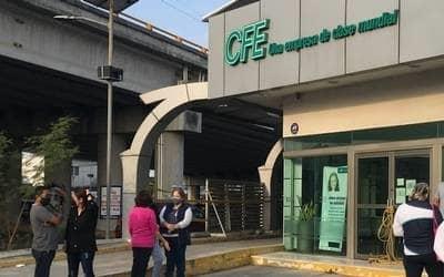 CFE remplaza transformador quemado en la localidad El Moralillo, en Medellín