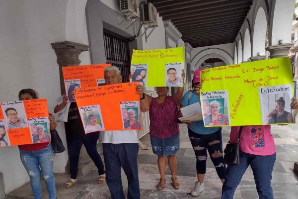 AC de Veracruz les prometió ayuda; terminaron estafados