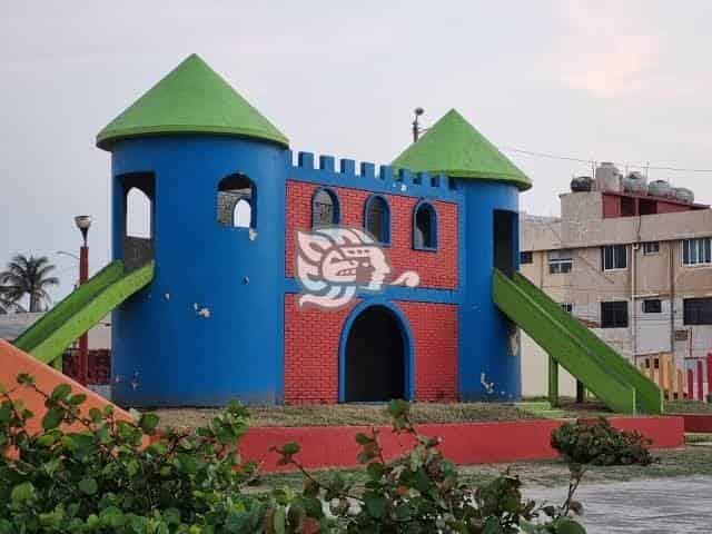 Demolerán El Castillo del parque Playa Sol por casos de suicidios