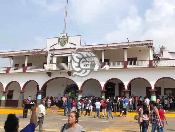 Bloquean palacio de Amatlán; no quieren instalación de nuevo basurero