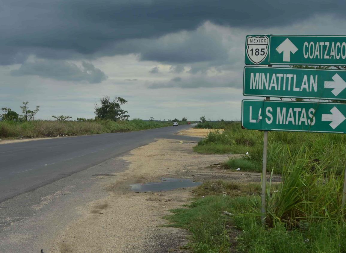 ¡Nuevo método de robo en la Mina-Coatza! delincuentes usan bache de trampa para asaltar a familia