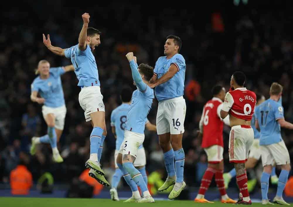 Se acerca Manchester City a la cima inglesa