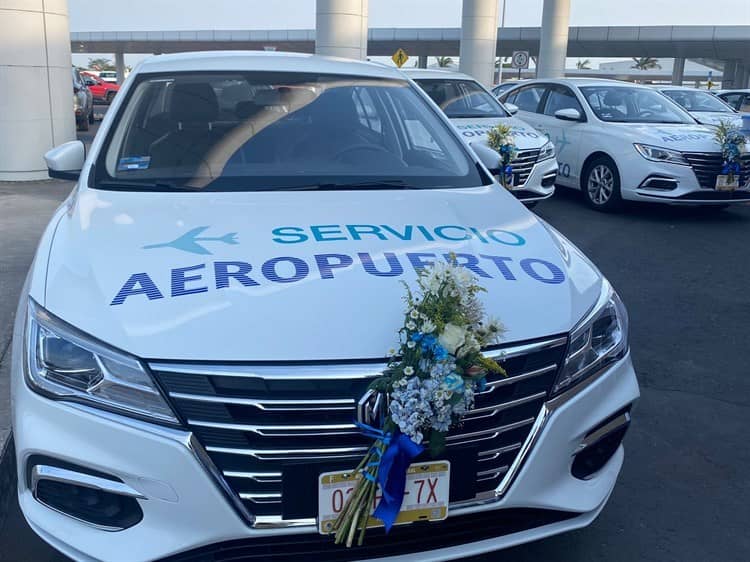 Renuevan parque vehicular de servicio de taxis ADO-Aeropuerto de Veracruz