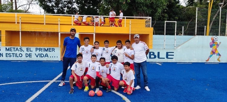 Alumnos de Coatza representarán al sur en fase estatal de Handball