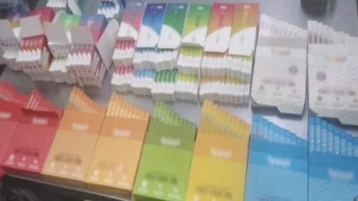 Decomisan dulces con droga y vapeadores en Aeropuerto de Cancún