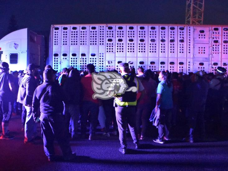 Bloquean la autopista Puebla-Orizaba, exigen la aparición de Marco Antonio (+Video)