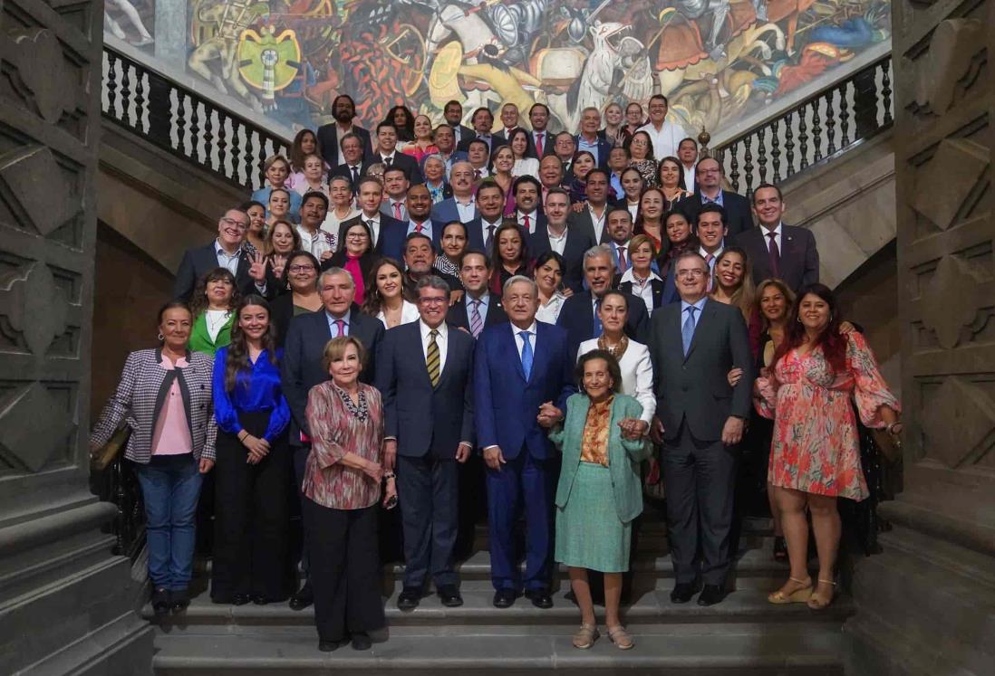 AMLO reúne a senadores de Morena y PVEM en Palacio Nacional