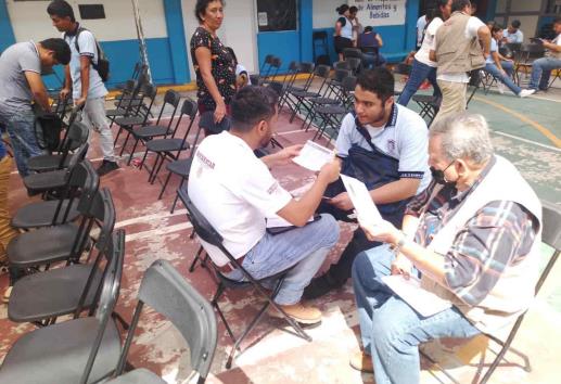 Entregan a estudiantes del Cetmar Veracruz becas Benito Juárez