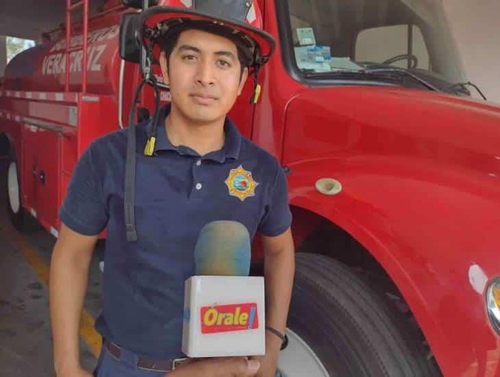 Amor y pasión: principales motivaciones de Eliel para ser bombero; A los 4 años tuvo su primer contacto con fuego