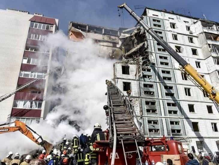 Aumenta a 23 los muertos tras bombardeo ruso en Ucrania