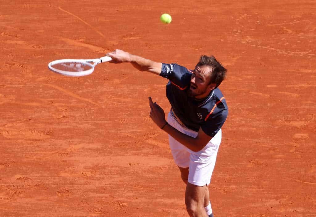 Supera Daniil Medvedev rival italiano en Torneo de Madrid