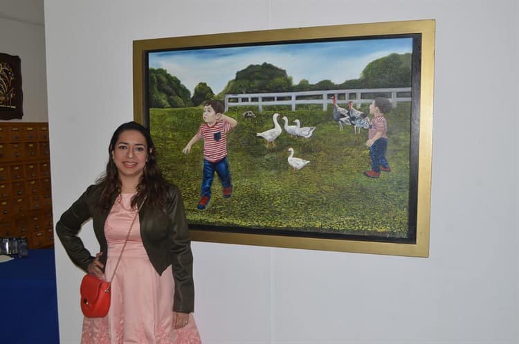 Alma Delia Parra inaugura exposición dentro de la UCC