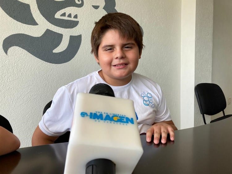 Daniela y Fredy, pequeños emprendedores en Veracruz motivan a otros niños a alcanzar sus sueños