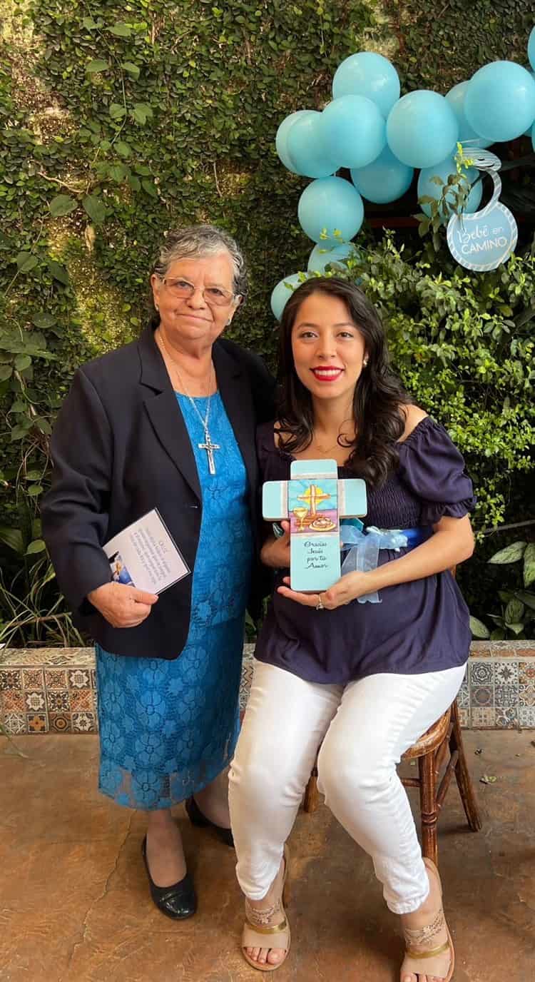 Rossy García Flores fue protagonista de un ameno baby shower