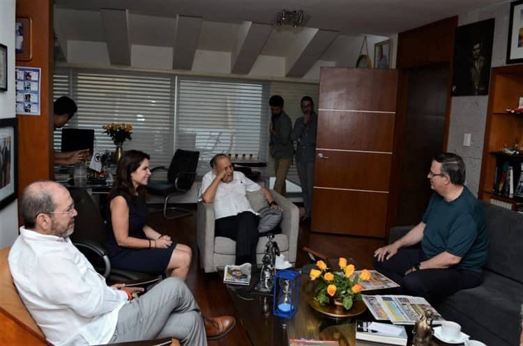 Marcelo Ebrard visita Imagen de Veracruz