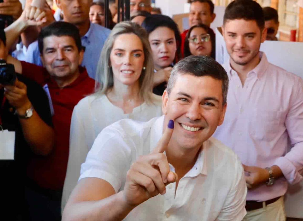 Santiago Peña gana la presidencia de Paraguay