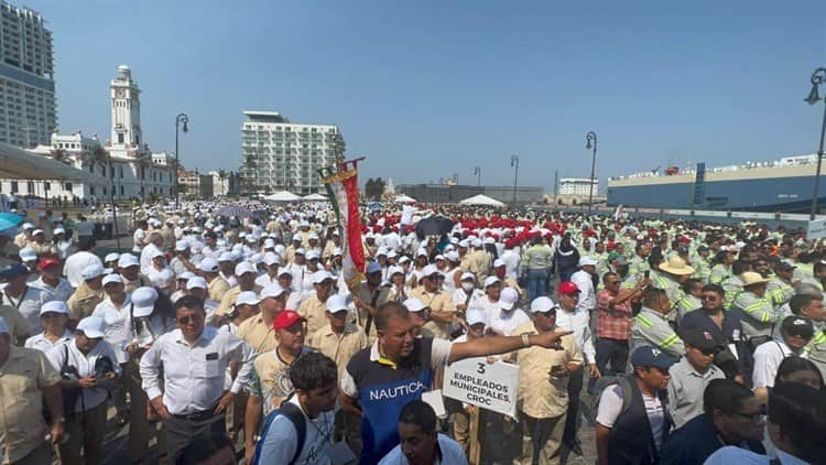 Alcaldesa Patricia Lobeira, es abucheada durante Día del Trabajo en Veracruz