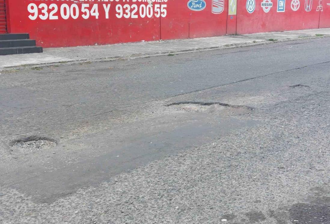 Se quejan por baches en la colonia Centro de Veracruz