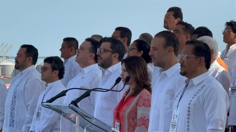 Realizan concentración masiva en Veracruz por Día del Trabajo  (+Video)