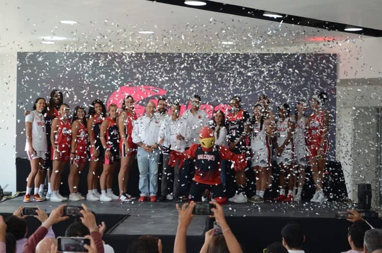 Presentan a las Rojas de Veracruz, nuevo equipo de baloncesto profesional