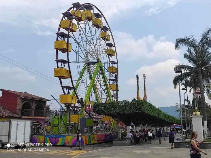 Pobladores mantienen tomado el palacio de Amatlán