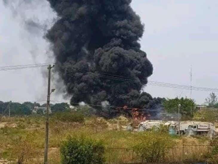 ¡Alerta en Mina! Arde en llamas corralón (+Vídeo)