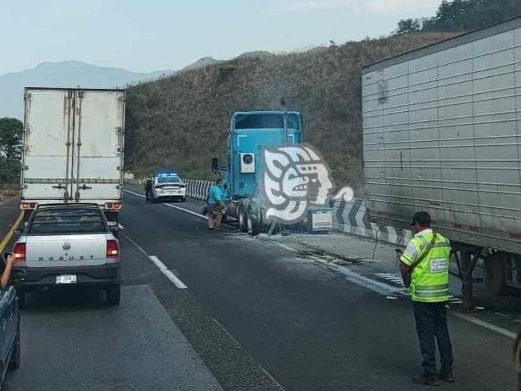 No paran los accidentes en la Puebla-Orizaba; tampoco la rapiña (+Video)