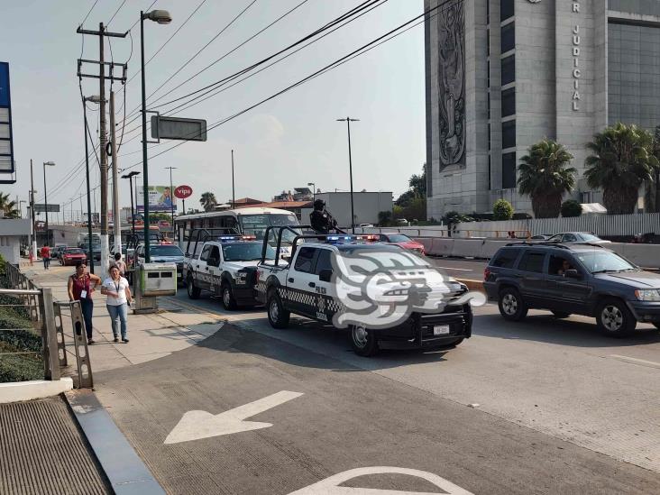 ¡Fue sorprendido! Descubren auto robo en centro comercial de Xalapa